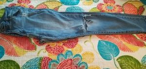 Women's light wash size 10 rockstar old Navy jeans